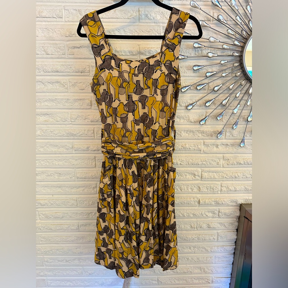 Modcloth Size M stretchy dress with wide removable belt